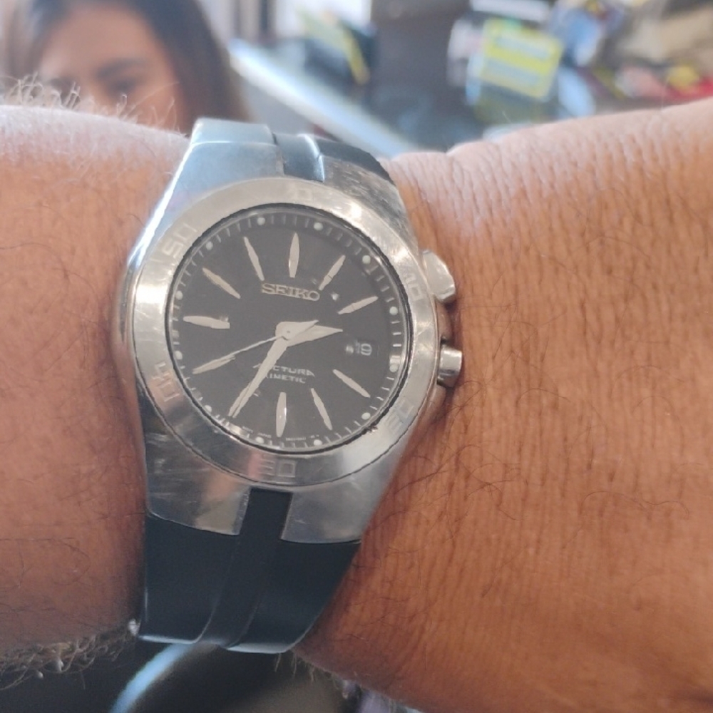 Seiko Silver and Black Kinetic Smartwatch - Picture 2 of 3